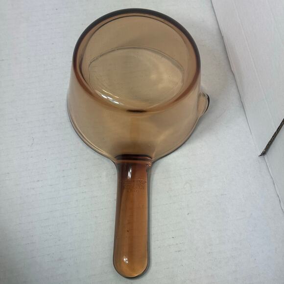 Vintage Corning Vision Ware Amber 0.7 Liter Sauce Pan Pot Spout Cookware France - Picture 6 of 9
